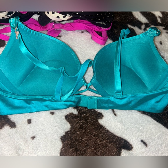 Victoria Secret Bras - Picture 11 of 16
